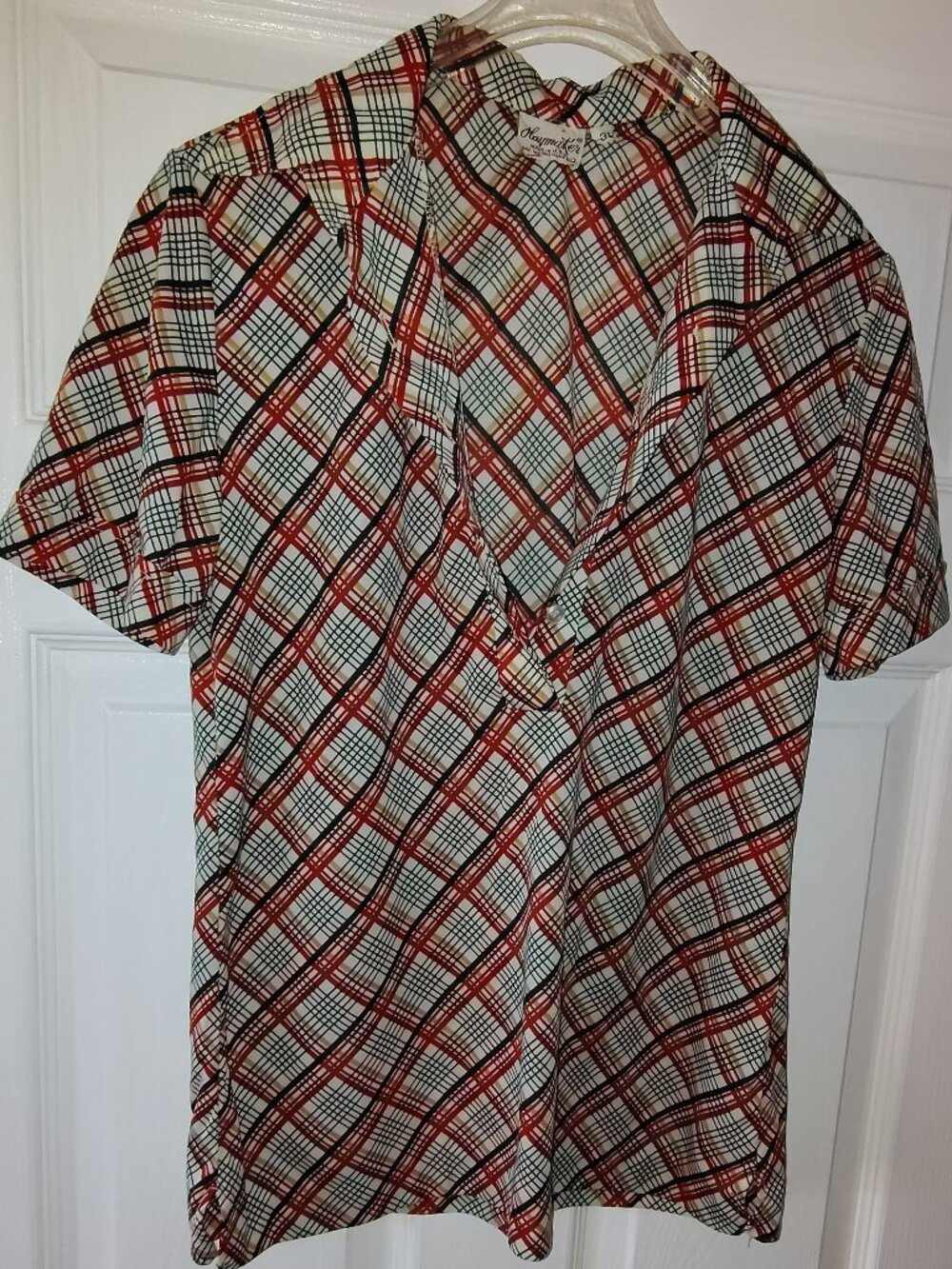 True Vintage Haymaker Color-Block Blouse in the Era: 1970s / 1980s Retro